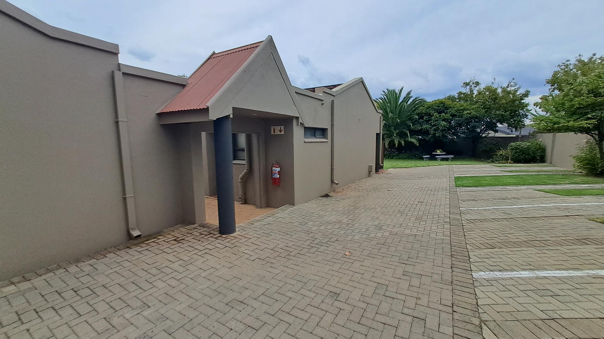 10 Bedroom Property for Sale in Dan Pienaar Free State